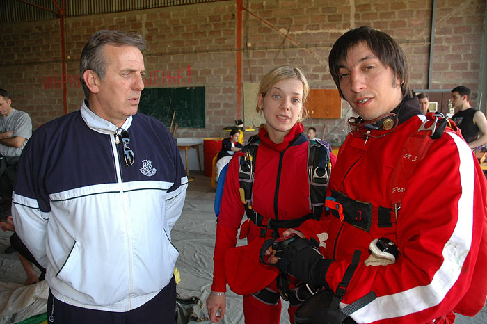 SkyDiving_13-14-Maj2006